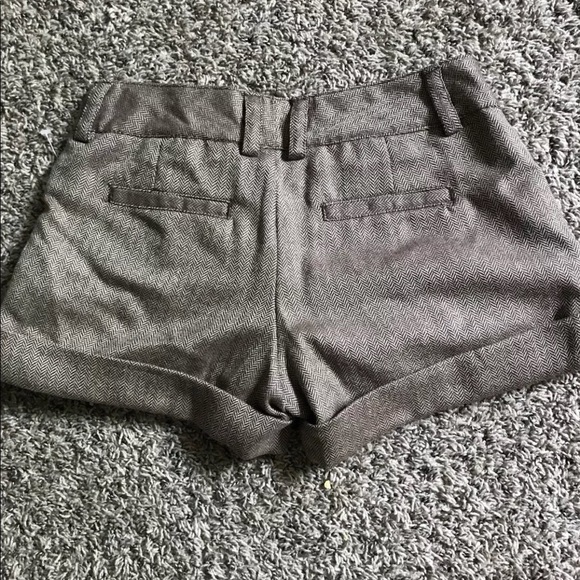 Old Navy brown Herringbone shorts size 4 - Picture 3 of 6